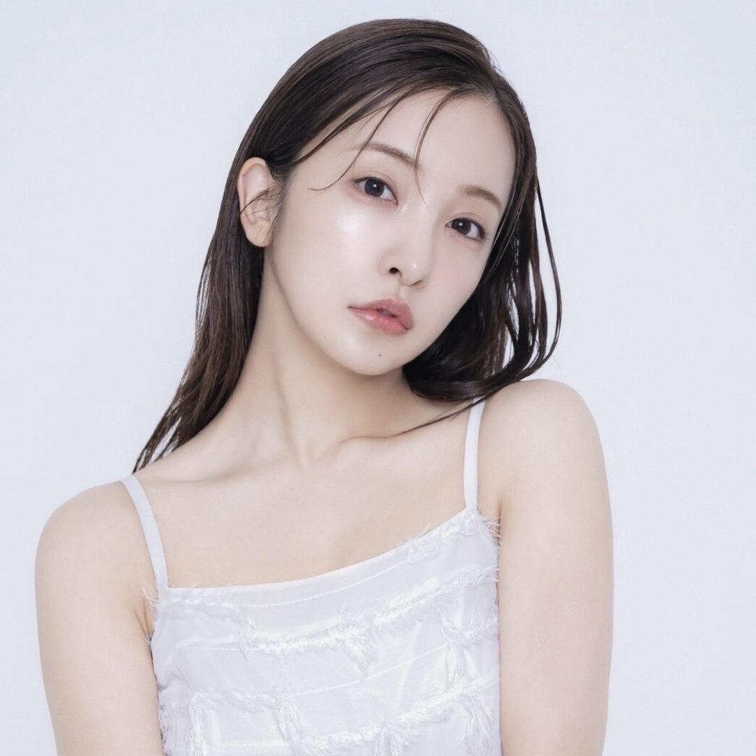 板野友美プロデューススキンケアブランド peau de bebe、Christmas Box受注販売開始！