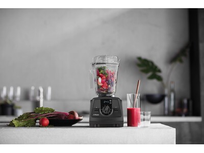 ホールフードマシーン〈Vitamix(R)〉は、調理器具として理想的なオールラウンドクッキングタイプ「V1200i」を販売開始。