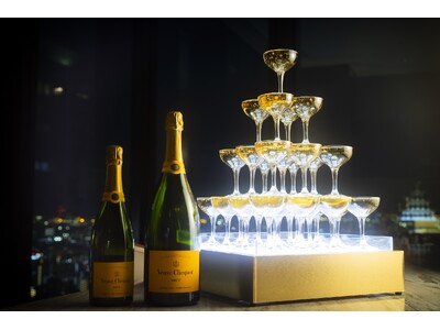 クラブフロア宿泊者専用ラウンジ「The Club」にて、ヴーヴ・クリコのフリーフローを楽しむ「グランド・シャンパンアワー」を開催