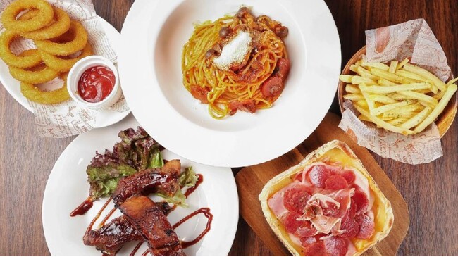 千歳烏山に“焼きたてデトロイトピザ食べ放題”が登場！23cm×23cmのLサイズにチーズ200g超え、約2,000kcalの満足感！秋限定パンプキンシカゴピザも提供開始！