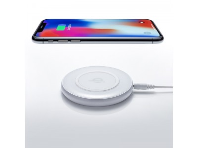 iPhoneもAndroidも置くだけで急速充電できるワイヤレス充電器を7月10日発売