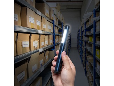 広範囲を照らす面発光LEDと、すき間や遠くを照らす先端LED搭載のペン型LEDライトを1月17日発売