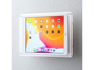 壁面用アームなどに取り付けることができる10.2インチiPad用アクリルケースを発売。