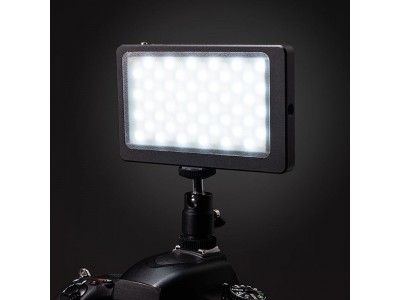 被写体を明るく好印象に仕上げる事が出来るデジカメ用LEDライトを5月22日発売