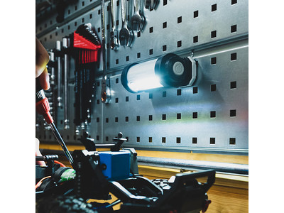 照らす方向を自在に調整可能なLED作業灯を9月25日発売