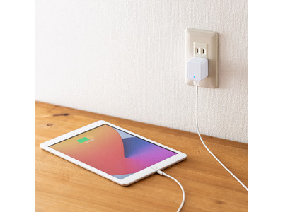 iPad・タブレットの充電もできる2.4A高出力対応、コンパクトなキューブ型USB充電器を発売