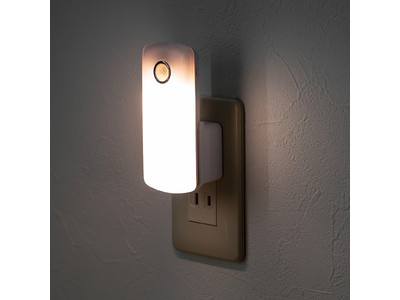 廊下や寝室などに夜間灯として使用できる人感センサーLEDライトを9月29日発売