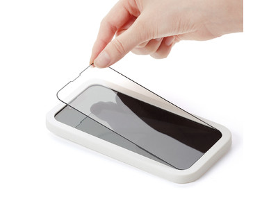簡単に貼り付けできる！iPhone13・13Pro専用液晶保護ガラスフィルムを12月7日発売