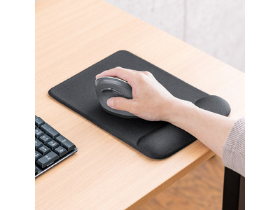 パソコン作業の疲労を軽減するリストレスト付きの大型サイズマウスパッドを5月9日発売