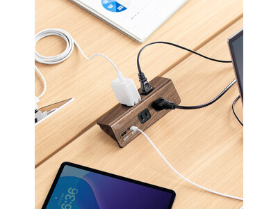 クランプでガッチリと机に固定できる!Type-C & USB Aポート搭載の電源タップの新色「ブラウン」...