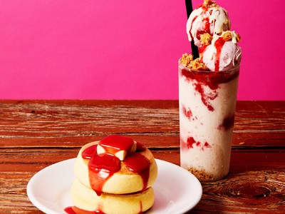 春色ドリンク＆スイーツ 3月17日(木)発売！旬のいちごを使った“食べるシェイク”と人気の“極厚ホットケーキ”の新フレーバー登場