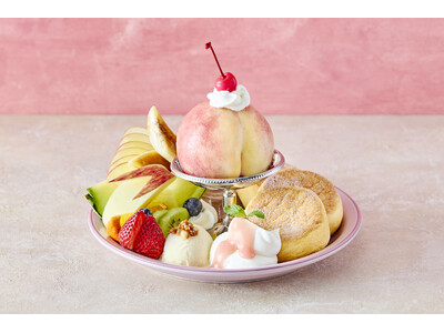 ブランチカフェFLIPPER’S（フリッパーズ）夏を彩る “奇跡のパンケーキ まるごと白桃” が今年も発売決定