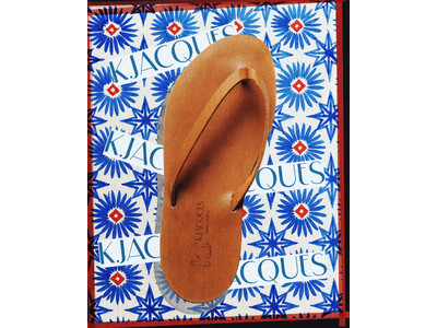 フランス・サントロペ発の〈K.JACQUES（カージャック）〉から、別注サンダル2型が発売。【L'ECHOPPE】