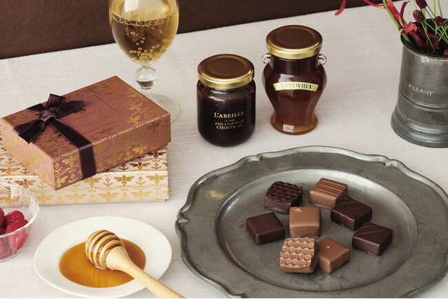 【ラベイユ】バレンタインシーズン限定！世界各国のはちみつの個性を楽しむ「はちみつボンボンショコラ」