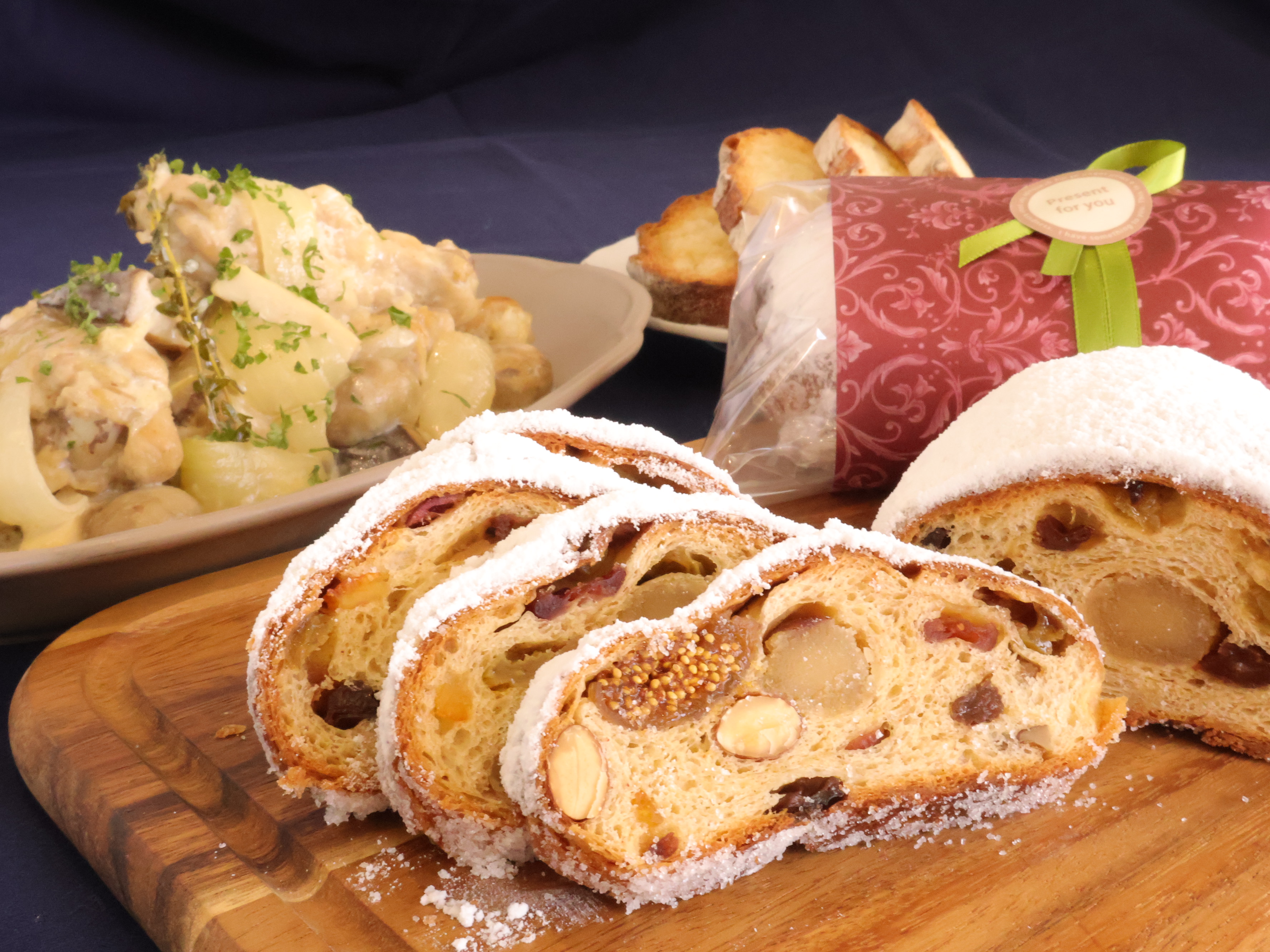 【料理教室｜レッスン募集開始】スパイス香る！クリスマスシュトーレンと鶏手羽元のクリーム煮