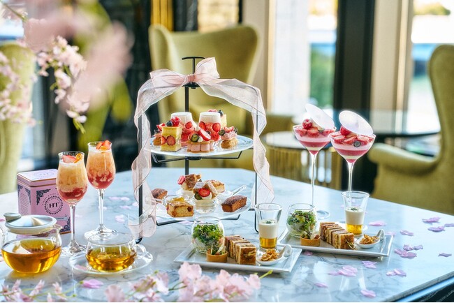【ヒルトン横浜】春の装いに模様替え「苺のアフタヌーンティー ～ハーモニー第二楽章～」がスタート。