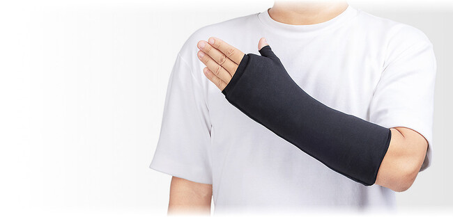 ギプス固定中の「におい」や「汚れ」をカバーし、ギプス生活を快適に