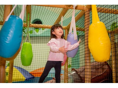 【横浜・八景島シーパラダイス】屋内キッズエリアがリニューアルオープン 帆船型のエア遊具&ボールプールが新...
