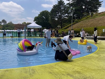 【西武園ゆうえんち】わんちゃんを新たな顧客として迎え入れました　わんちゃんが遊園地を楽しめるイベント「わ...