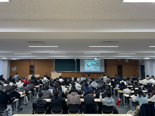 [新素材と最新デザイン:イビケン株式会社×名城大学]2025ミラノサローネマテリアルトレンドリポートによる時代に合ったデザインの潮流を講演