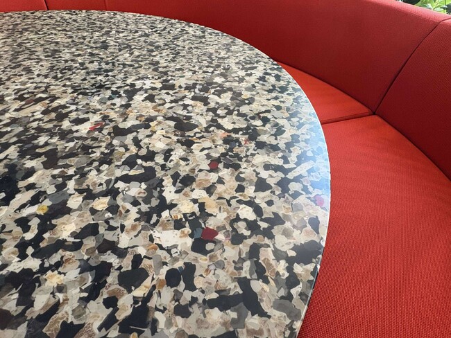 アフリカ・ガーナ「電子廃棄物の墓場」から生まれる100％再生材の製作 ― 美術家・長坂真護が率いるMAGO MOTORS JAPAN × REMARE