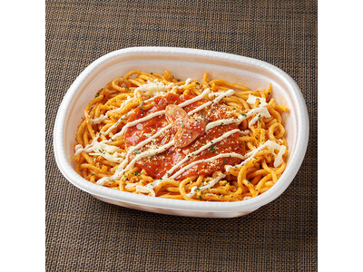ファミマ45周年のおめでとうコラボ！「パンチョ監修　大盛　太麺！チーズナポリタン」がファミリーマートにて...
