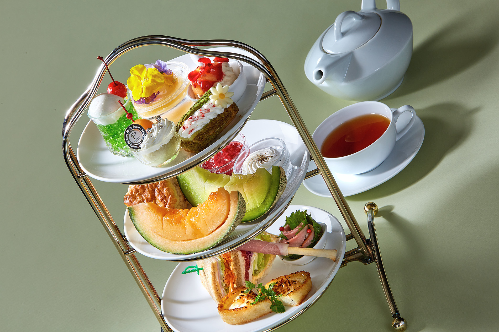 【水戸プラザホテル】茨城県産メロンが贅沢に楽しめるアフタヌーンティーセットが登場