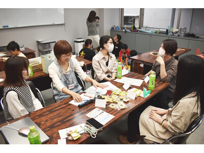 「お小遣い、いくらにしてる？」そんな何気ない会話が、孤立していたシングルマザーの心をほどく。