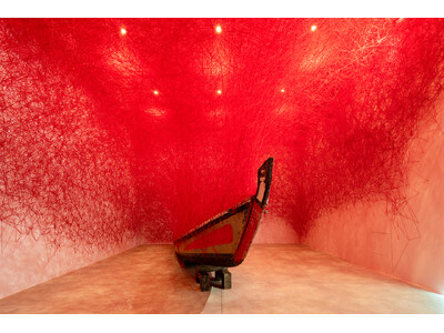 全国の美術館の学芸員から推薦された約450点から、100作品を選定「日本で見られるアート100選：日本の...