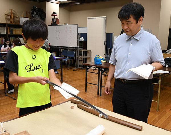 夏休みの思い出作り 高槻市で博物館の裏側見学ツアー開催