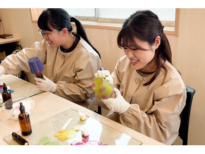 子どもも大人も、夢中になる。京都発、“西陣の漆に、遊ぶ。” 新しい工藝体験、始まる。