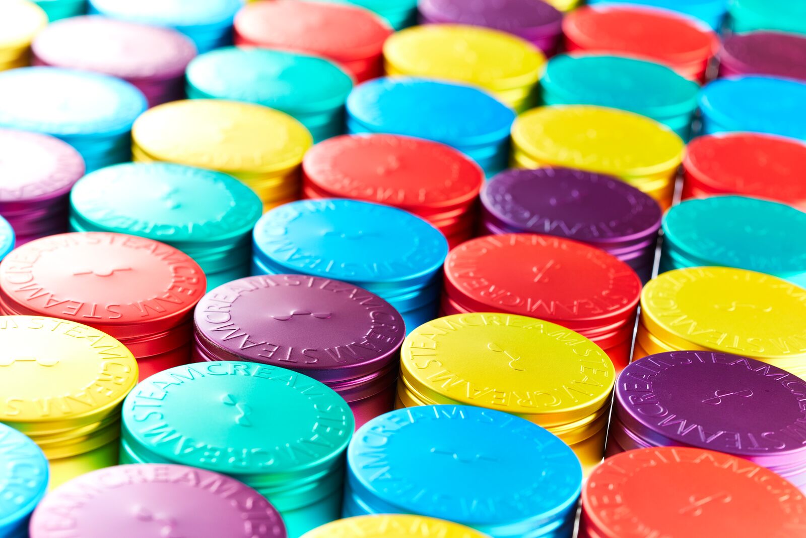 シンプルクリーンスキンケア「スチームクリーム」が、カラーで彩るスキンケア“COLORSシリーズ”を2020年4月22日（水）より発売！