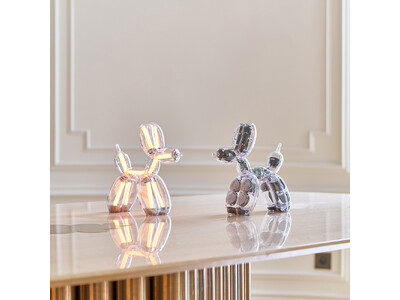 フランス発のライフスタイルブランド「Lexon」、アート・デザイン・テクノロジーを融合した「Balloon Dog」のランプとスピーカーを発売。