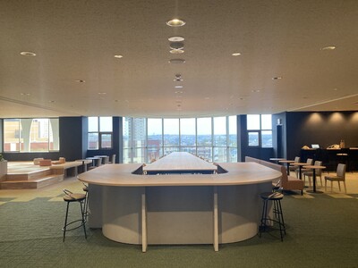 �ۓV�Y�ƁA�A������������̎��H����ɎQ��A�w�����f�̒����吶22�������3�ЂƋ������ăf�U�C�������w�����E���W�����j���[�A���I�[�v��