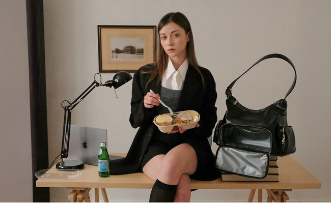 韓国発・機能美バッグブランド「DBERNO(ディベルノ)」、日本初上陸。旅に寄り添うパスポートバッグ。日常を彩る保冷バッグ。