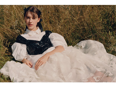 H&Mが「Simone Rocha x H&M」キャンペーン画像と動画を、本日3月1日（月）に公開