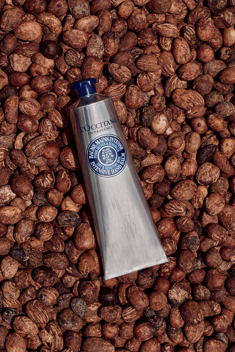 乾燥が厳しい冬でも保湿の王様「シア」の力でうるおう肌へ「シア ザ・バーム」＆「シア ネイルオイル」2023年1月6日（金）リニューアル発売、本日から予約開始。