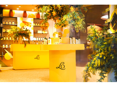 国際女性デーに合わせ、3日間限定で店舗にて“ミモザ”のミニブーケをプレゼント。