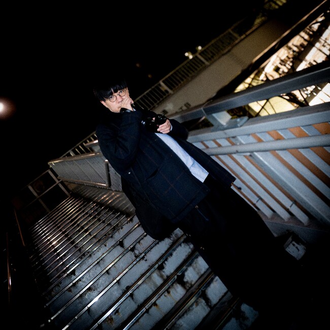 シンガーソングライター 入江陽、連続リリースの2作品目「背中」を12/17(水)にリリース！