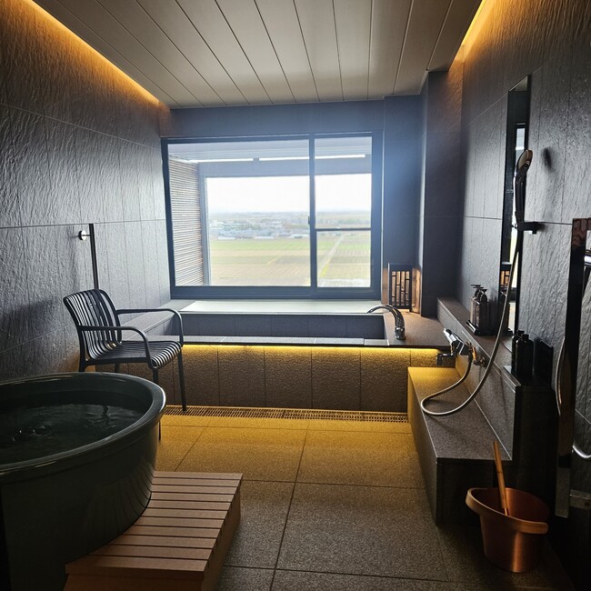 福井県初、メゾネットタイプ　サウナ付き特別客室『瑠璃（るり）』2室 2025年12月1日 グランディア芳泉の最上階にオープン～田園風景を望む贅沢な"ととのう"空間～　あわら温泉グランディア芳泉