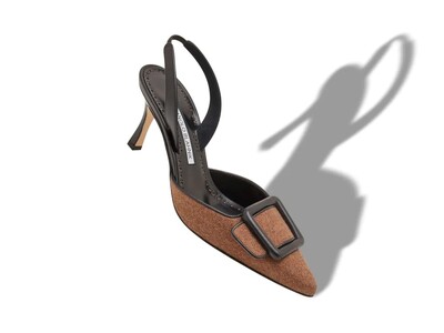 マノロ ブラニクよりマンハッタンの街並みから着想を得た最新コレクションが登場