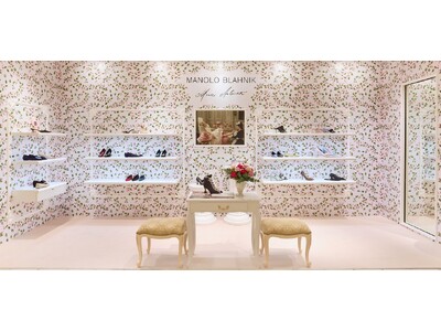 【マノロ ブラニク】「マリー・アントワネット ポップアップショップ」を伊勢丹新宿店で開催中
