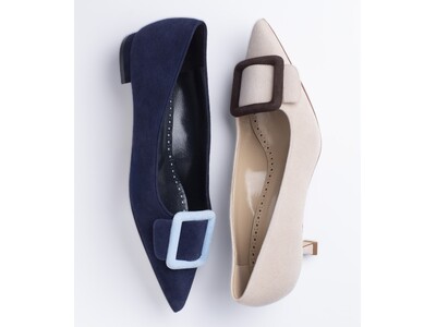 【マノロ ブラニク】アイコンモデル”MAYSALE”シリーズに日本限定カラーが登場