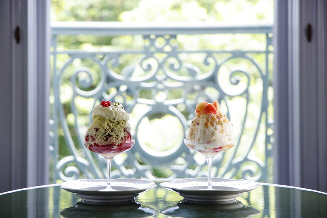 【京都・ホテル長楽館】重要文化財で味わう“かき氷×サバラン”の新感覚デザート「長楽館 氷菓」　白桃ミルクとベリーピスタチオを期間限定提供