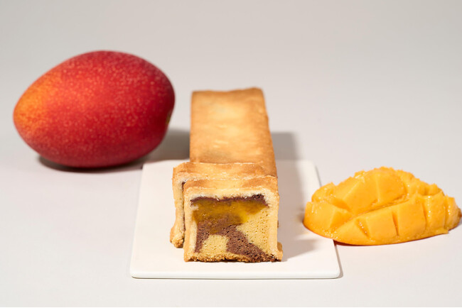 Minimalより、台湾菓子の“パイナップルケーキ”のような新しいガトーショコラ登場。宮崎県「長友農園」の完熟マンゴーを贅沢に使った今までにない夏季限定の夏スイーツ。