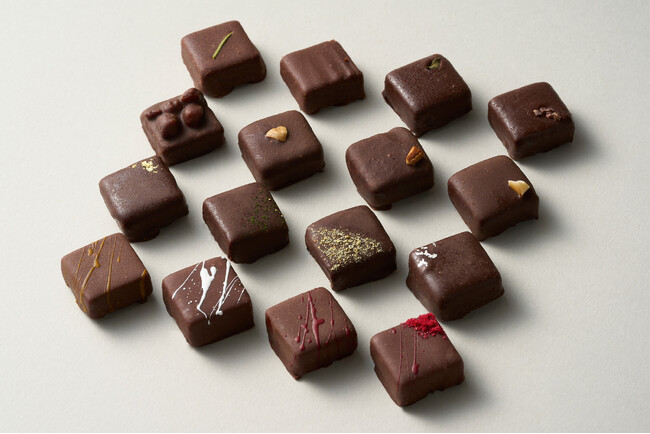【Minimal 2026バレンタイン】4人の職人による「The Four Hands Collection」登場。厳選カカオのオリジナルチョコレートと素材のマリアージュを楽しむ16種ボンボンショコラ
