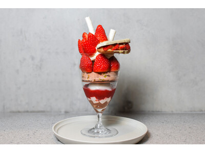 Minimalより、冬限定の苺パフェが登場。パティシエが目の前で仕上げる、ライブ感あふれるカウンターデセ...