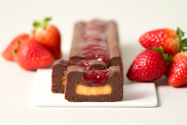 【Minimalのバレンタイン2026】毎冬人気の「苺の生ガトーショコラ」が、苺を1.6倍に増量して今年も登場。“香り高い希少苺 × 良質カカオ × ブランド卵”が織りなす、贅沢な苺スイーツ。