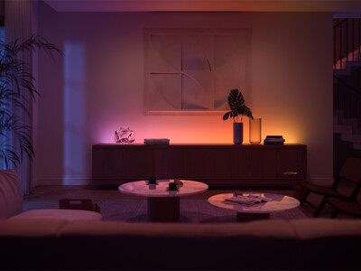 シグニファイ、Philips Hue新製品グラデーションで複数の発色をするライトリボン「Philips Hue グラデーションライトリボン」を新発売