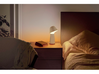 スマート照明Philips Hue、体内リズムに着目した睡眠サポート照明「Philips Hue トワイライト ベッドサイドライト」新発売